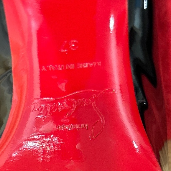 Christian Louboutin - Picture 4 of 7